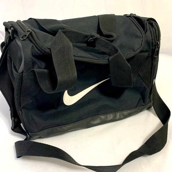 Nike Handbags - NIKE gym bag